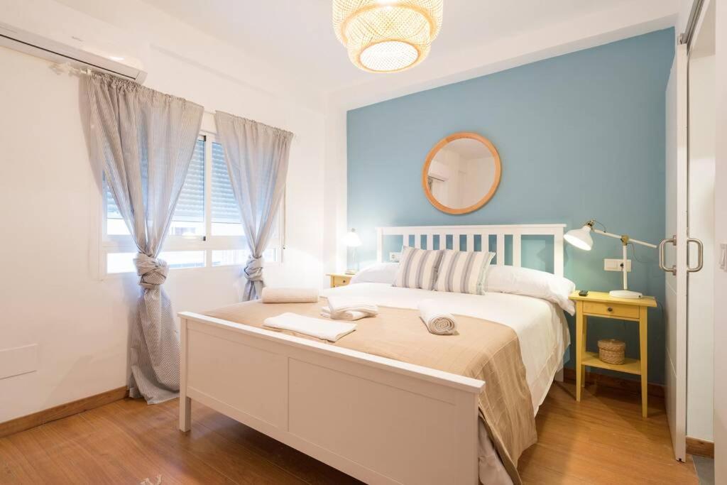 Апартаменты Tgh/ Malaga Centro Con Parking Экстерьер фото